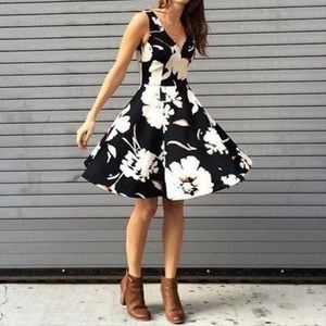 Maeve // Anthropologie Amory Black Floral Dress, size small / US 2